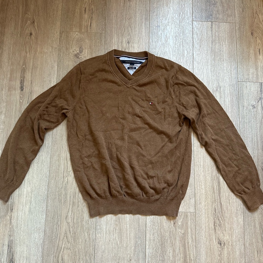 tommy hilfiger v-neck
